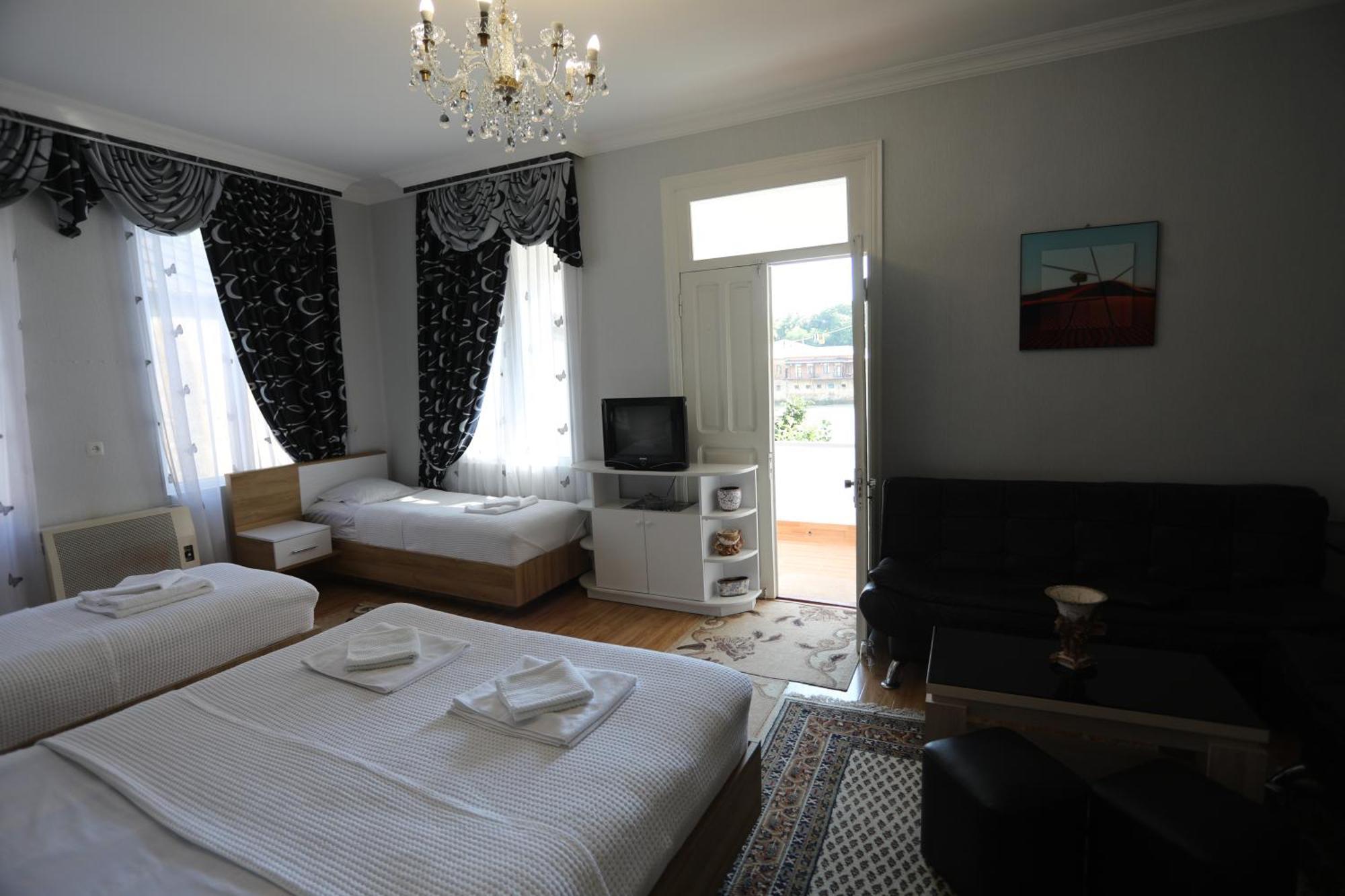 Aparthotel Rioni 쿠타이시 외부 사진